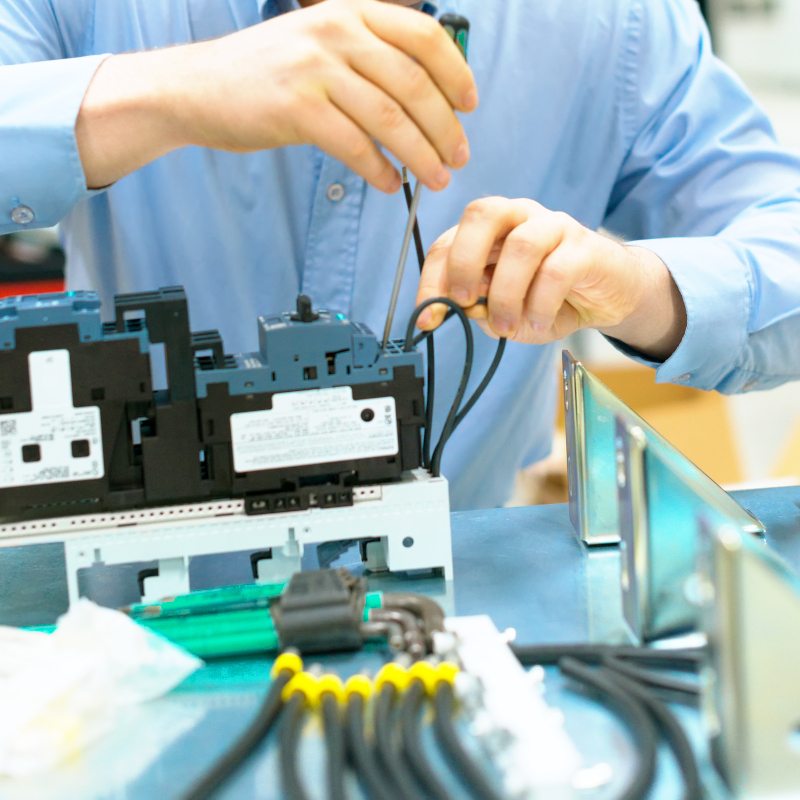 BS&i Mechatronics bouwen